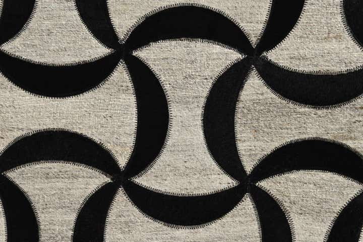 5' x 7' 9 Cowhide Rug
