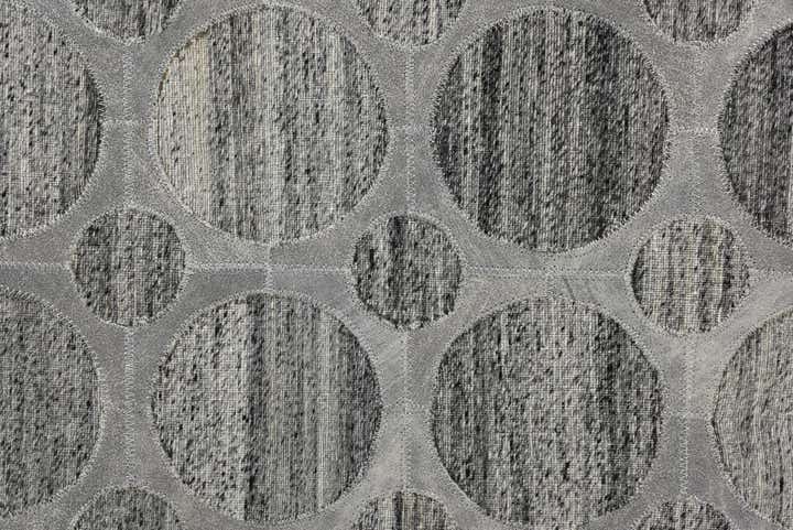 5' 5 x 7' 9 Cowhide Rug