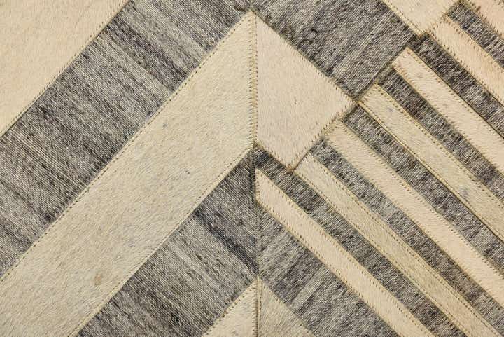 5' 1 x 8' 1 Cowhide Rug