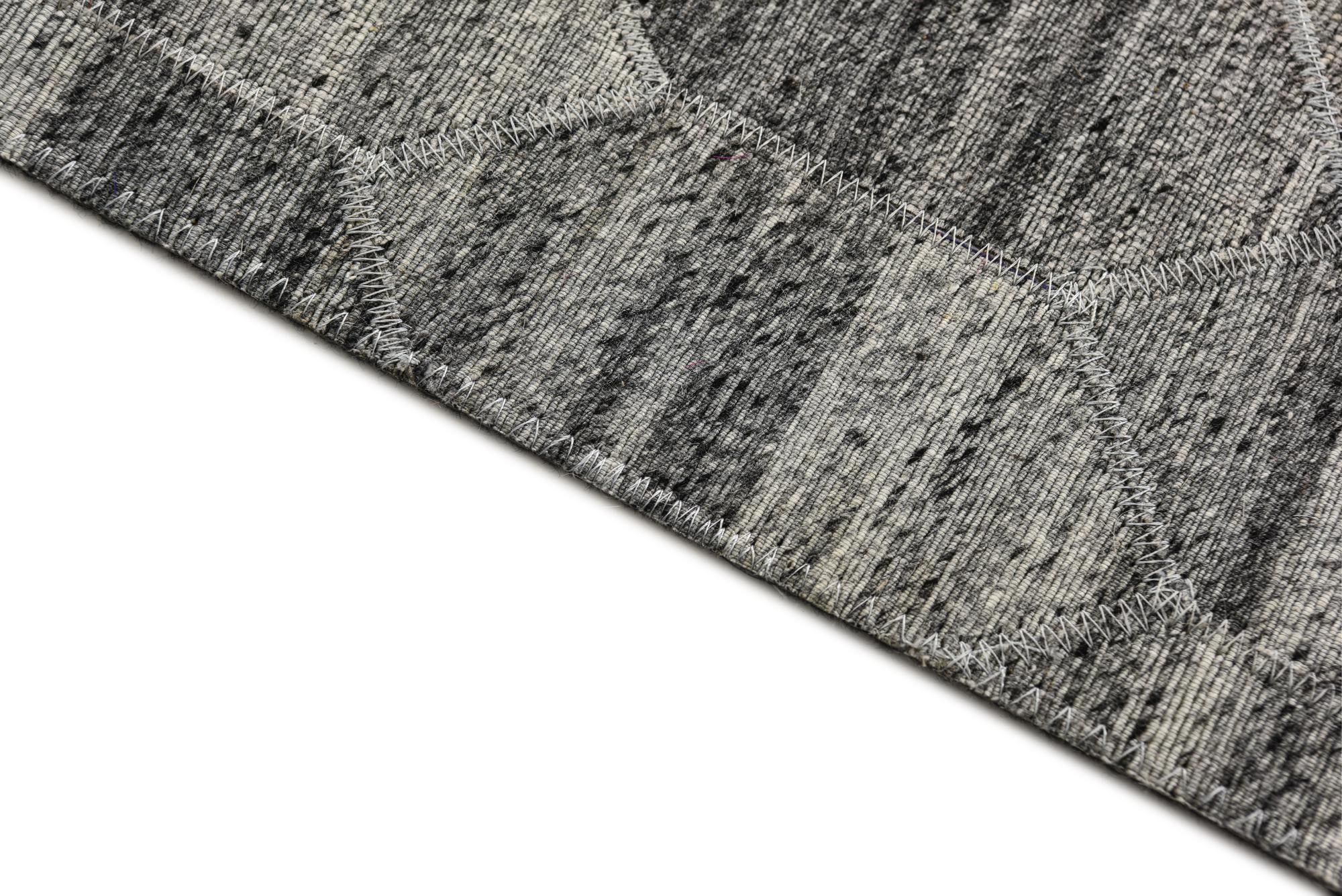 5' 1 x 8' Cowhide Rug