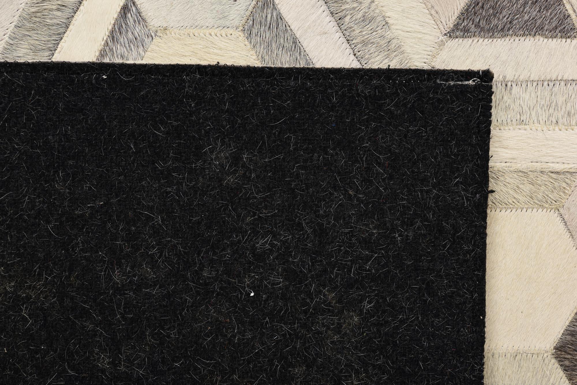 5' x 7' 1 Cowhide Rug