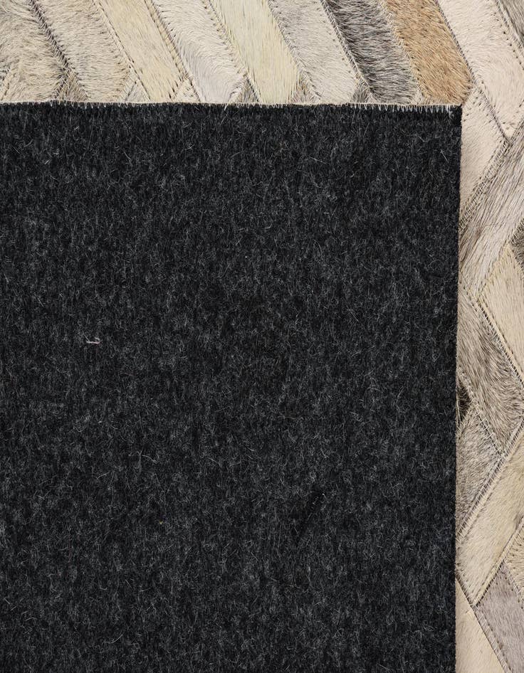 Detail image of 4' 8 x 6' 7 Cowhide Rug