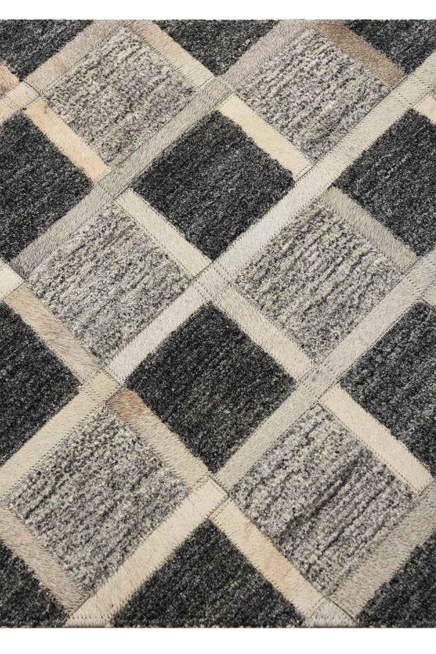 Detail image of 2' x 3' 1 Cowhide Rug