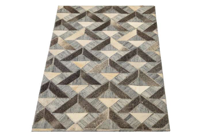 2' 1 x 3' 1 Cowhide Rug