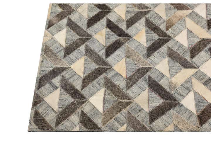 2' 1 x 3' 1 Cowhide Rug
