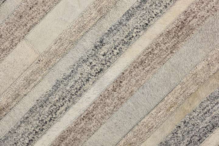 2' 1 x 3' Cowhide Rug
