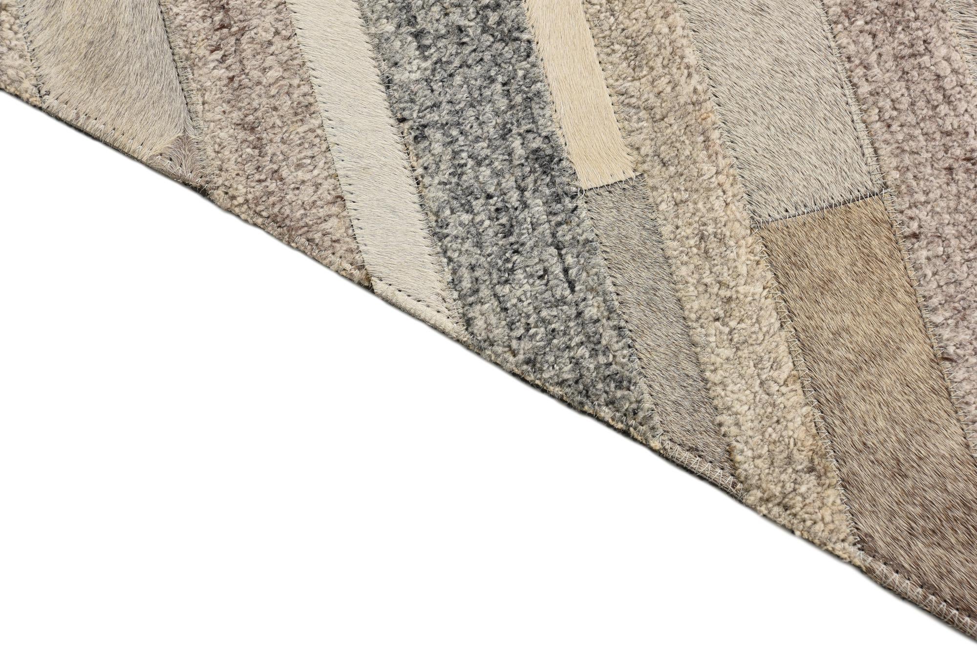 2' 1 x 3' 1 Cowhide Rug