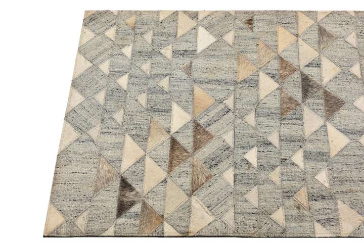 2' 2 x 3' 1 Cowhide Rug