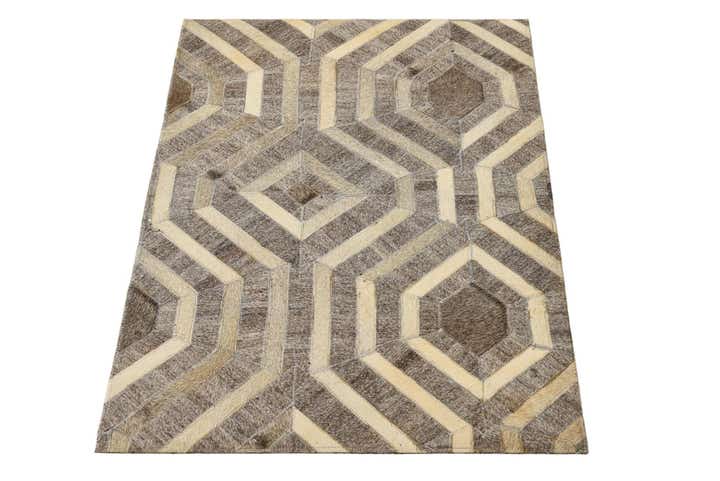 2' 1 x 3' 1 Cowhide Rug