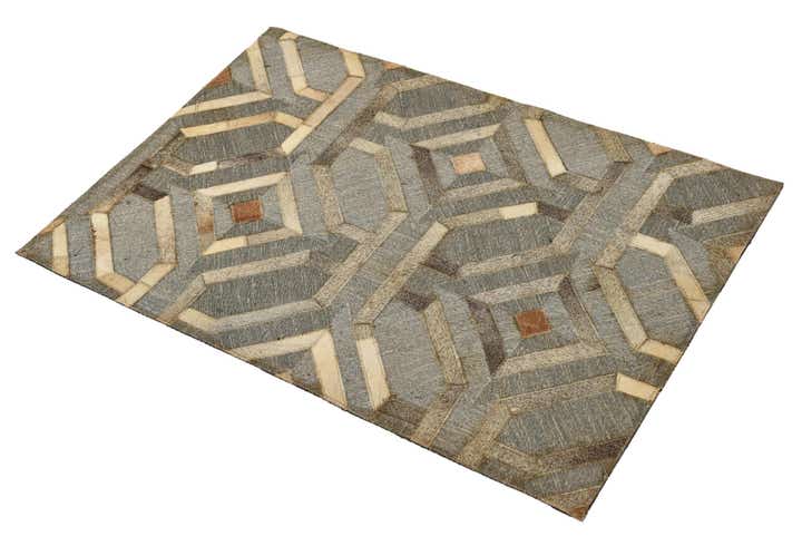 2' 3 x 3' 1 Cowhide Rug