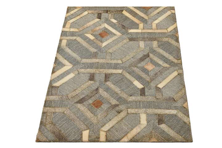 2' 3 x 3' 1 Cowhide Rug