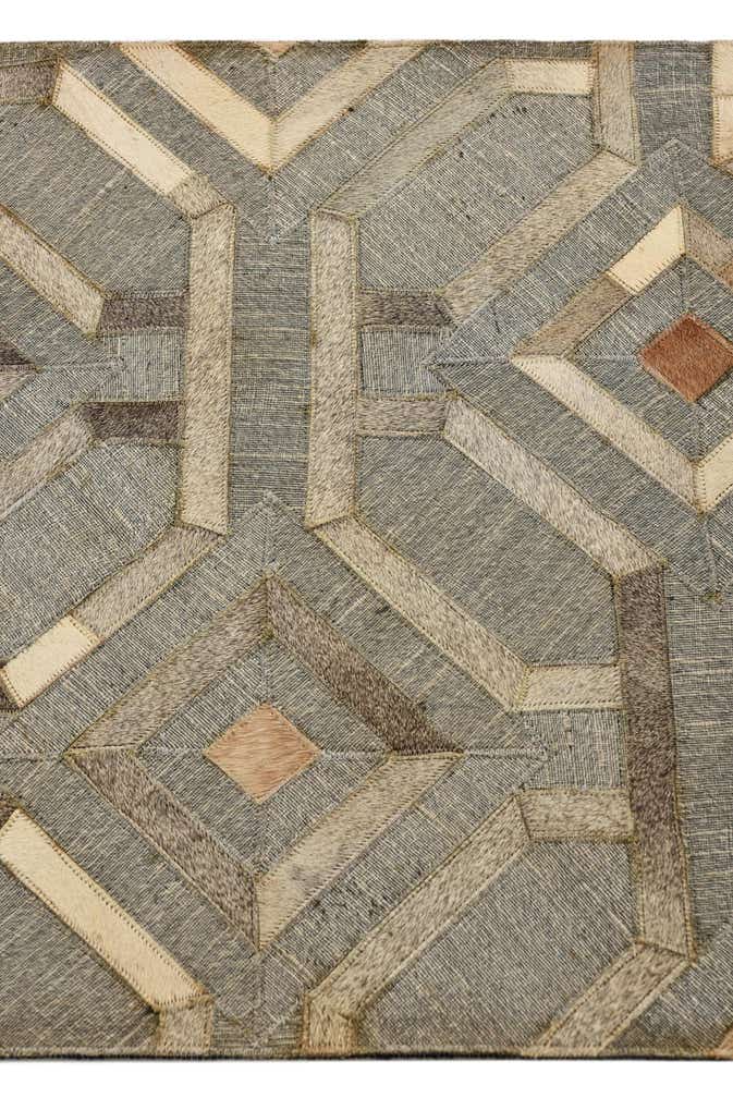 2' 3 x 3' 1 Cowhide Rug