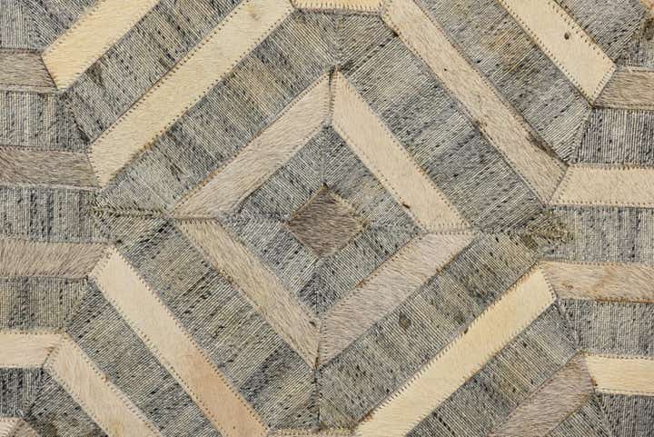 2' 2 x 3' 1 Cowhide Rug
