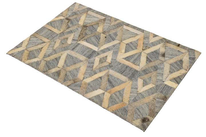 2' 2 x 3' 2 Cowhide Rug