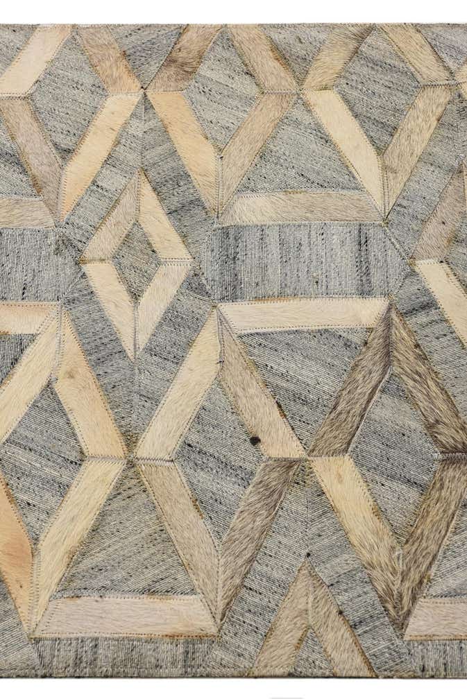 2' 2 x 3' 2 Cowhide Rug