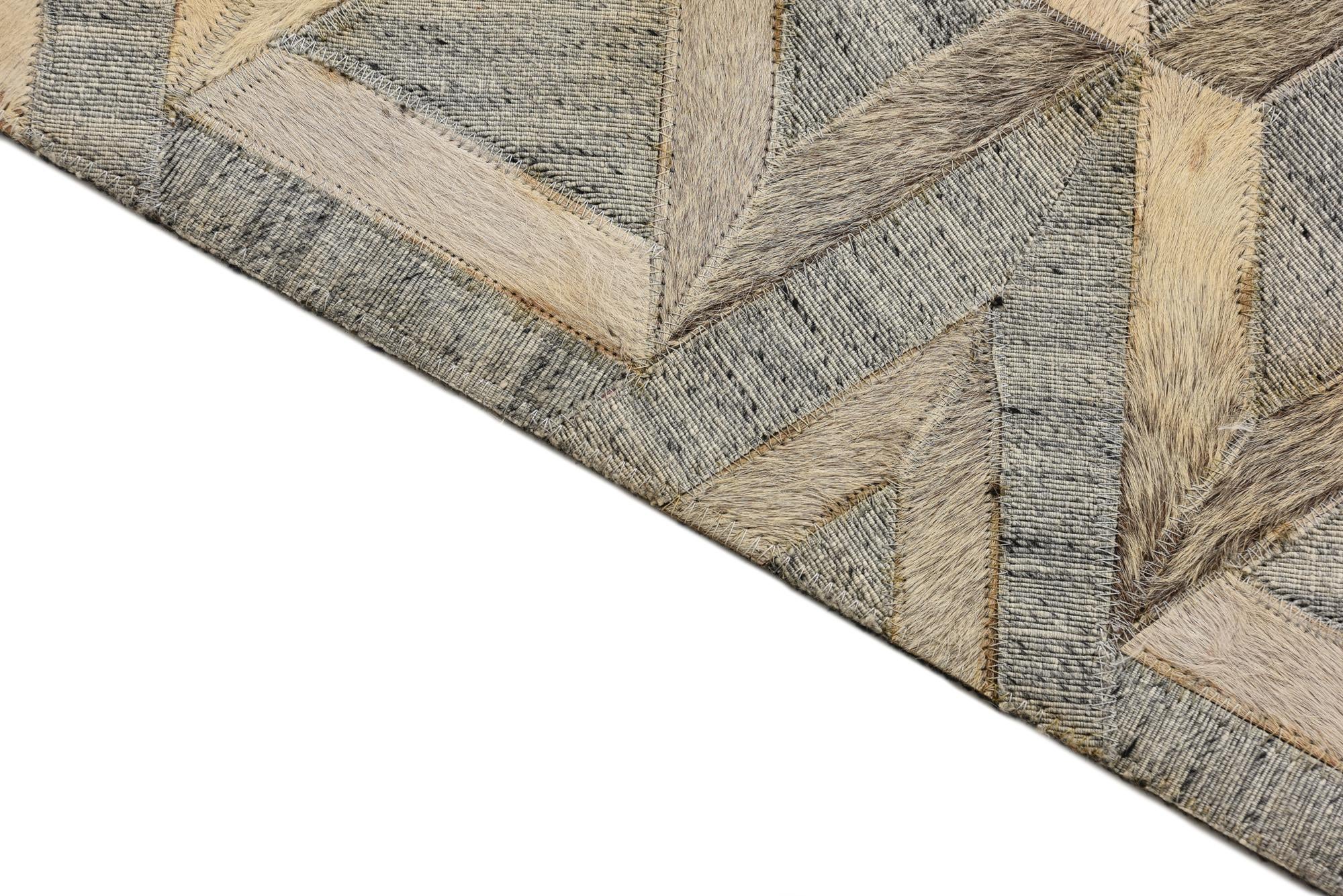 2' 2 x 3' 2 Cowhide Rug