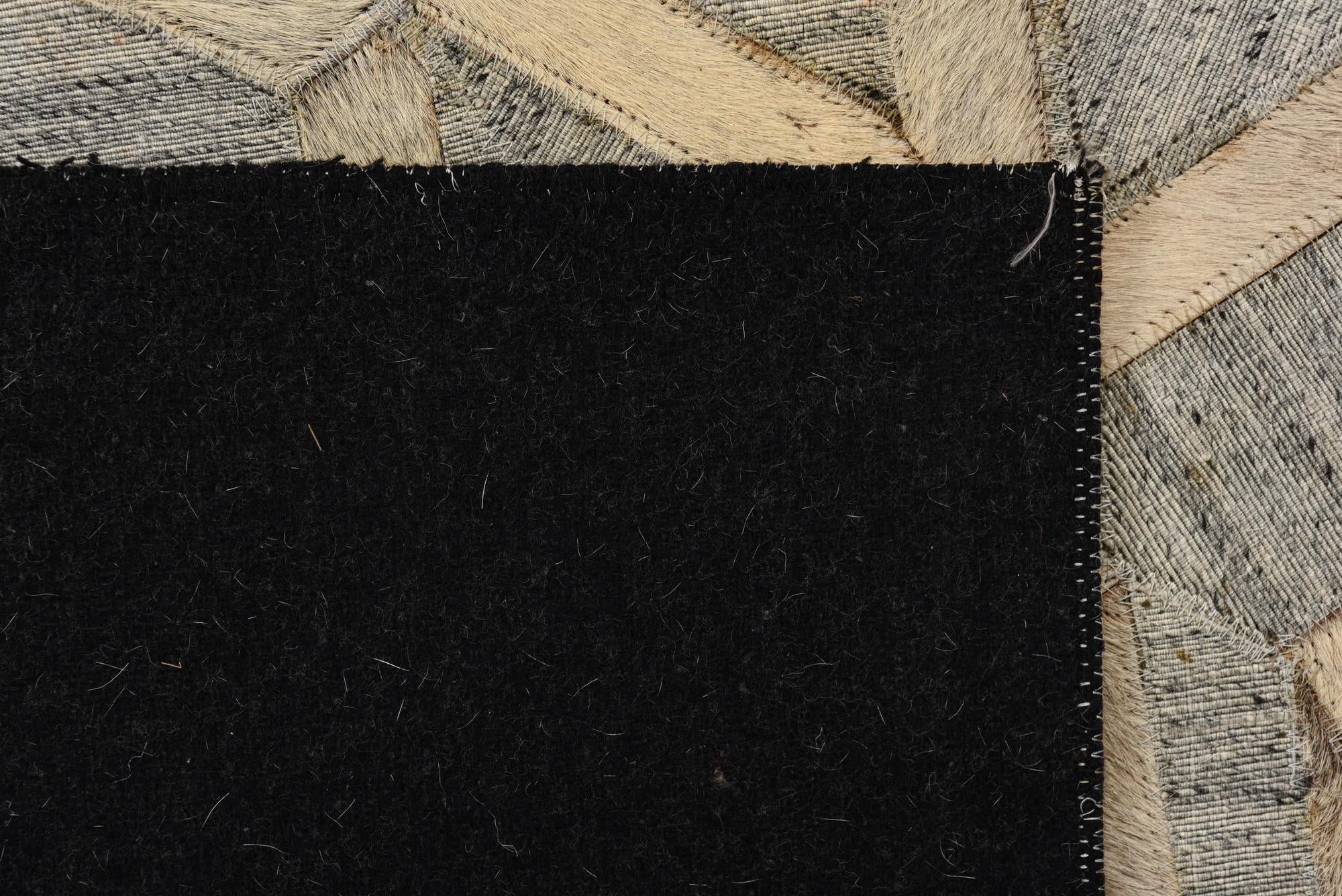 2' 2 x 3' 2 Cowhide Rug