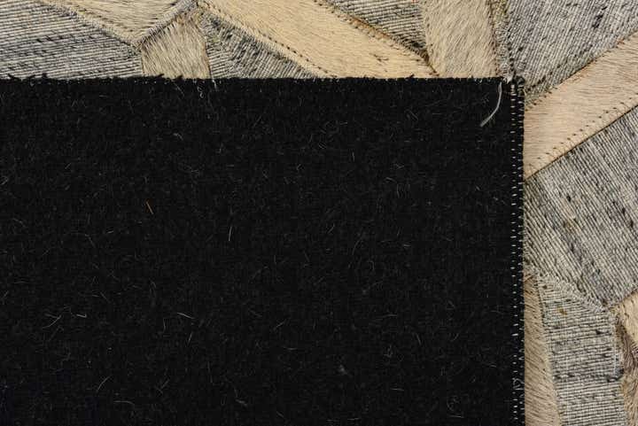 2' 2 x 3' 2 Cowhide Rug