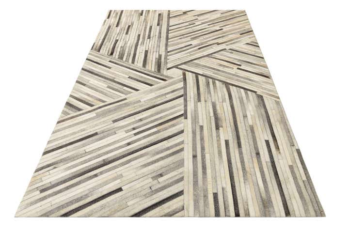 5' 1 x 8' Cowhide Rug