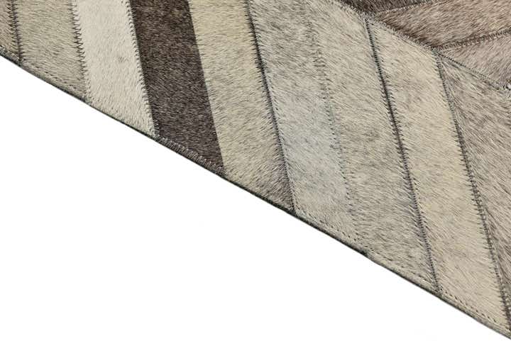 5' x 8' Cowhide Rug