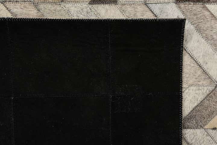 5' x 8' Cowhide Rug