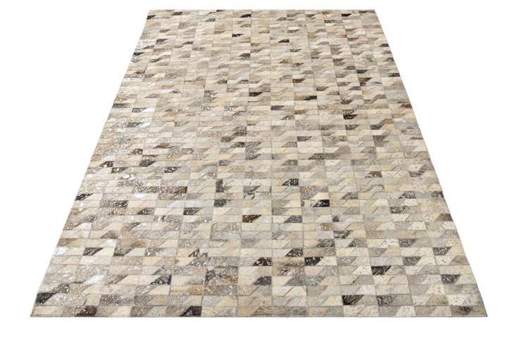 4' 8 x 6' 7 Cowhide Rug