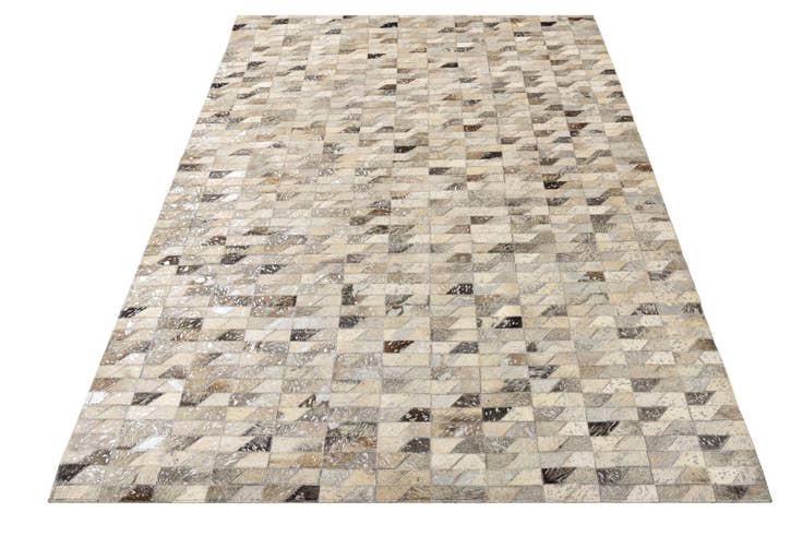 Detail image of 4' 8 x 6' 7 Cowhide Rug