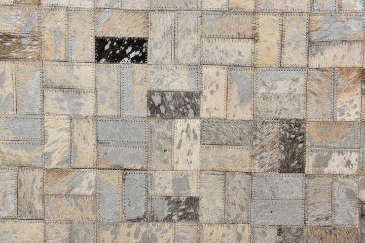 4' 9 x 6' 6 Cowhide Rug