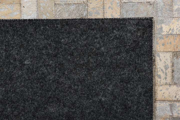 4' 9 x 6' 6 Cowhide Rug