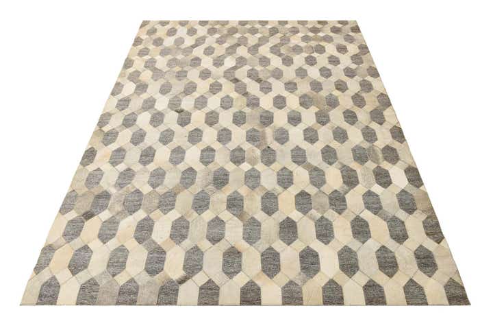 5' 5 x 7' 9 Cowhide Rug