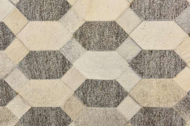 5' 5 x 7' 9 Cowhide Rug