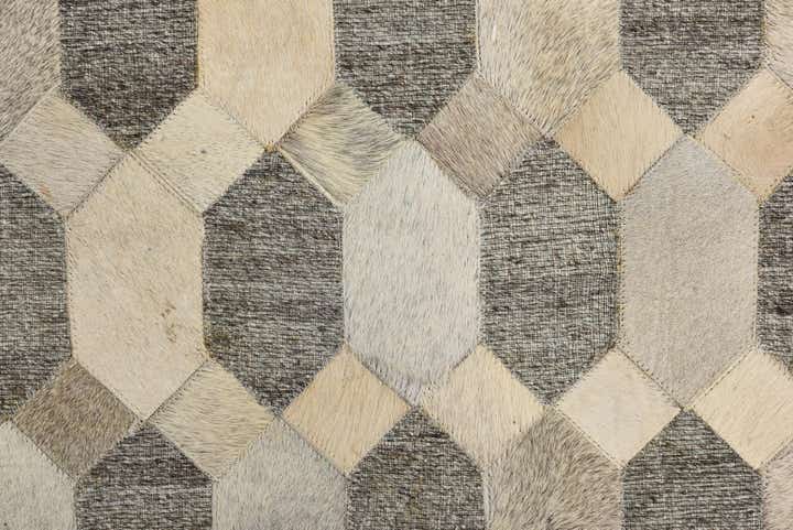 5' 5 x 7' 9 Cowhide Rug
