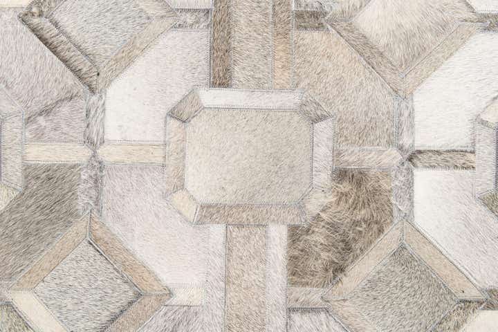 5' 1 x 7' 11 Cowhide Stocks Rug