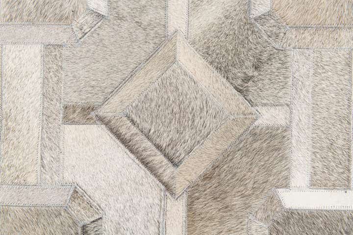 5' 1 x 7' 11 Cowhide Stocks Rug