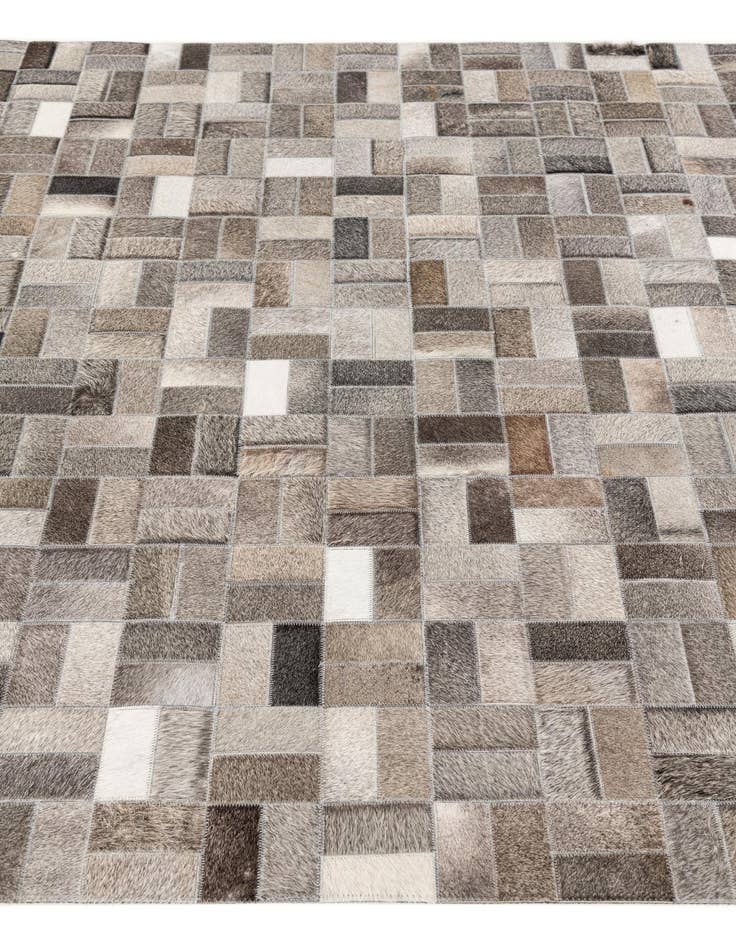 Detail image of 5' x 7' 10 Cowhide Stocks Rug