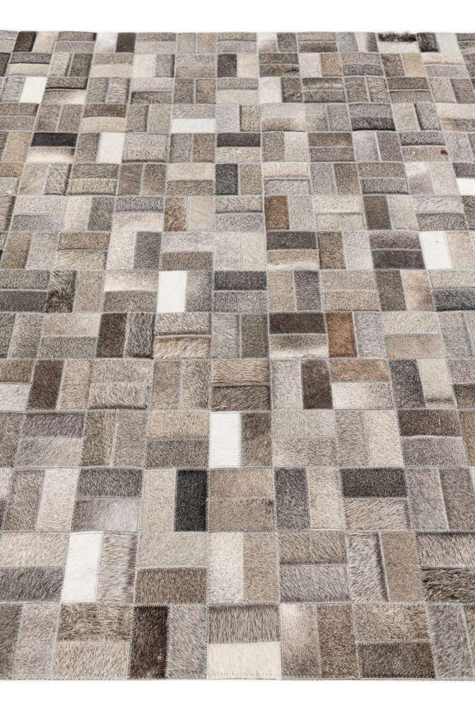 5' x 7' 10 Cowhide Stocks Rug