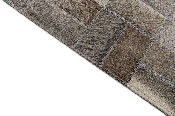 5' x 7' 10 Cowhide Stocks Rug