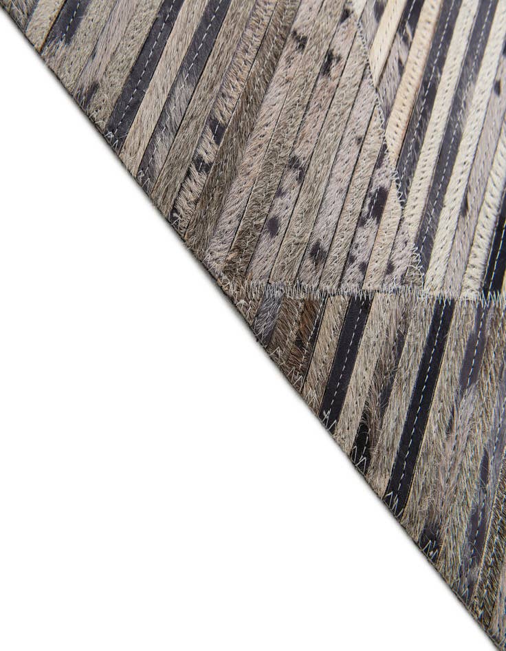 Detail image of 5' x 8' 1 Cowhide Stocks Rug