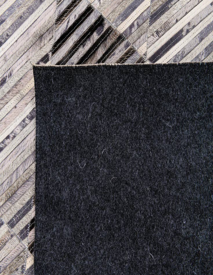 Detail image of 5' x 8' 1 Cowhide Stocks Rug