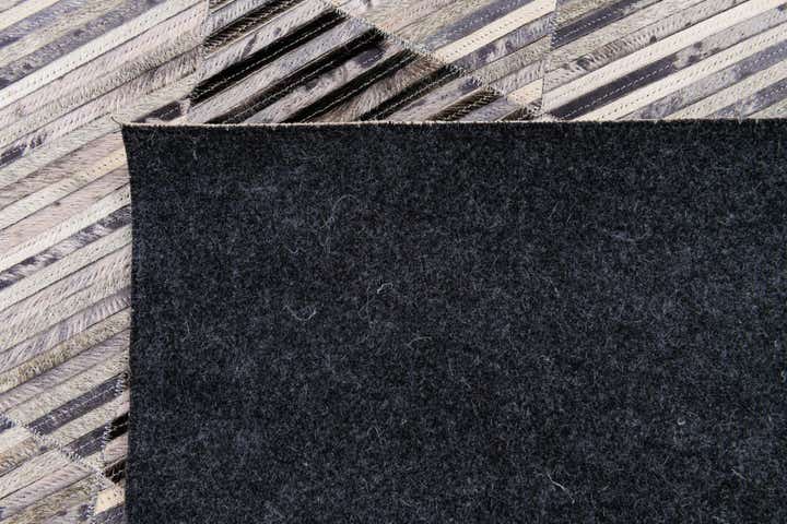 5' x 8' 1 Cowhide Stocks Rug