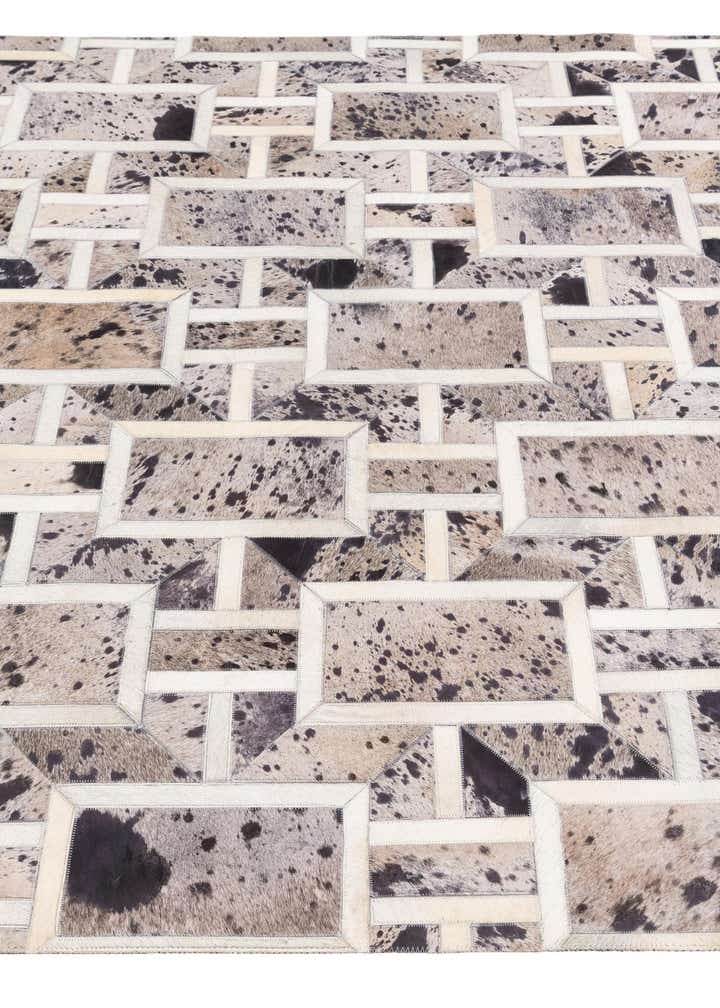 4' 11 x 8' Cowhide Stocks Rug