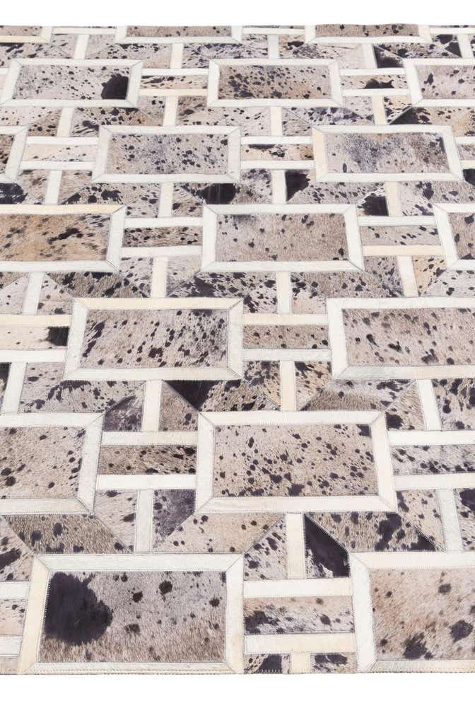 4' 11 x 8' Cowhide Stocks Rug