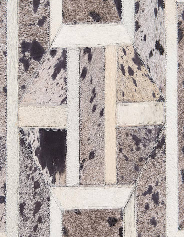 Detail image of 4' 11 x 8' Cowhide Stocks Rug