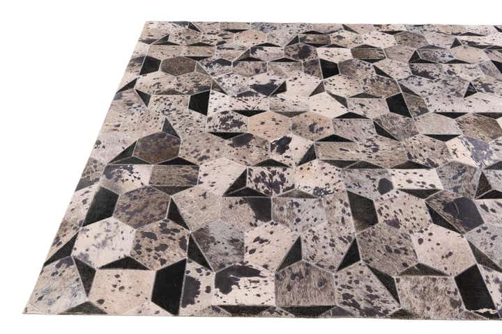 5' 1 x 8' Cowhide Stocks Rug