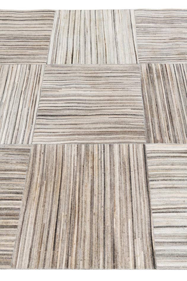 Detail image of 5' x 8' 3 Cowhide Stocks Rug