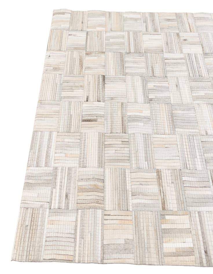 Detail image of 4' 1 x 6' 1 Cowhide Stocks Rug