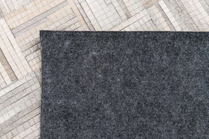 4' 1 x 6' 1 Cowhide Stocks Rug