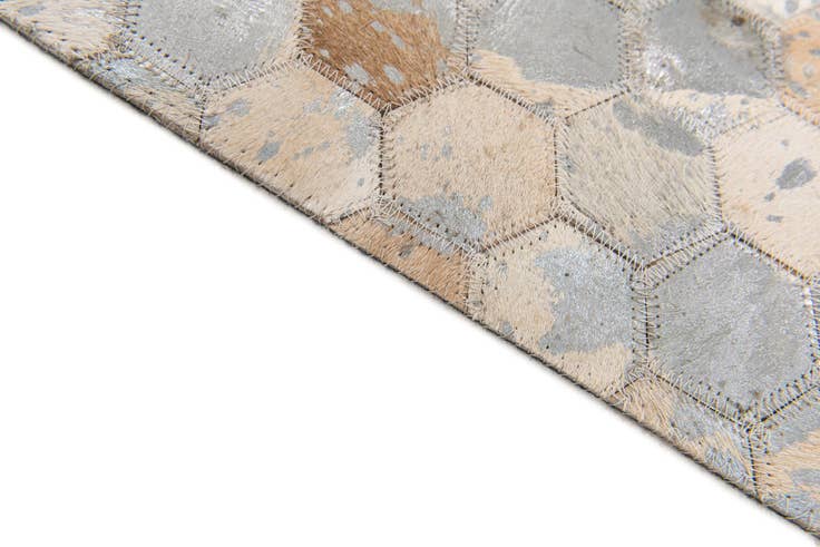 Detail image of 4' 1 x 6' 1 Cowhide Stocks Rug