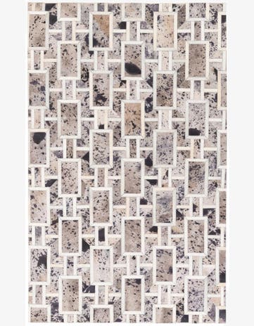 4' 11 x 8' Cowhide Stocks Rug