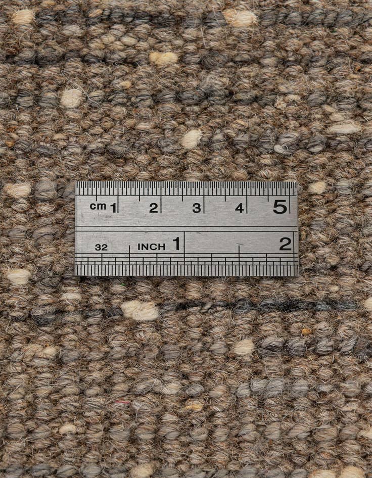 Detail image of 6' 10 x 9' 10  Hand Knotted Darya Wool Rug